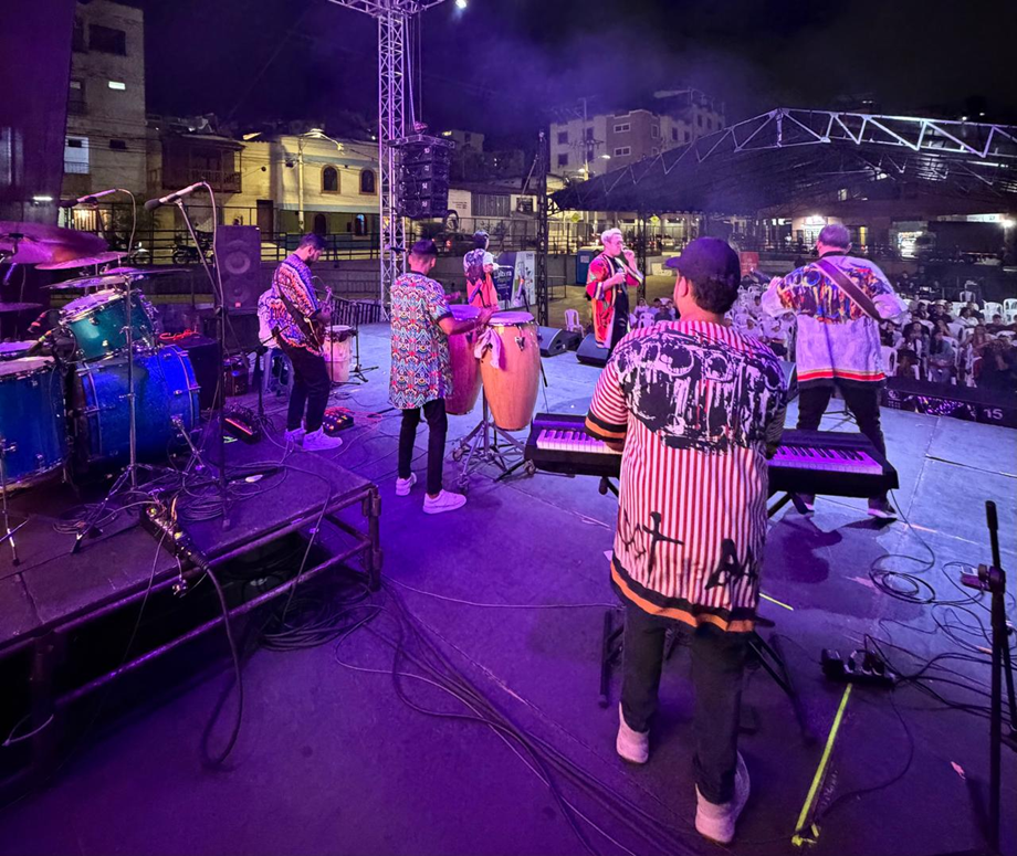 Ritmos que estremecen, EMAFEST 2025 abre su fin de semana musical con una noche llena de autenticidad artística