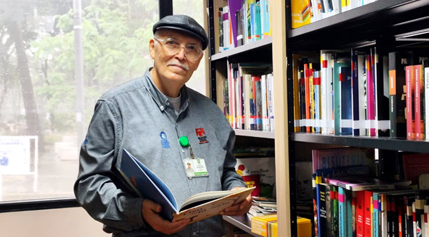 Antes del amanecer y más allá de los libros, la vida que  Frans Saúl Acevedo escribió sin tinta